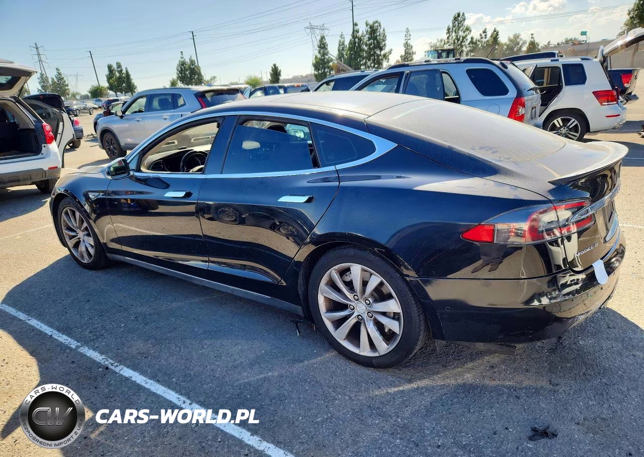 2015 Tesla Model S 85D VIN:5YJSA1H28FF082636 - 2