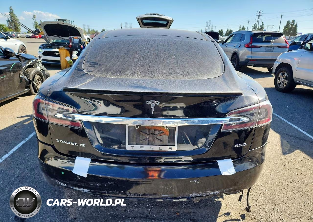 2015 Tesla Model S 85D VIN:5YJSA1H28FF082636 - 6