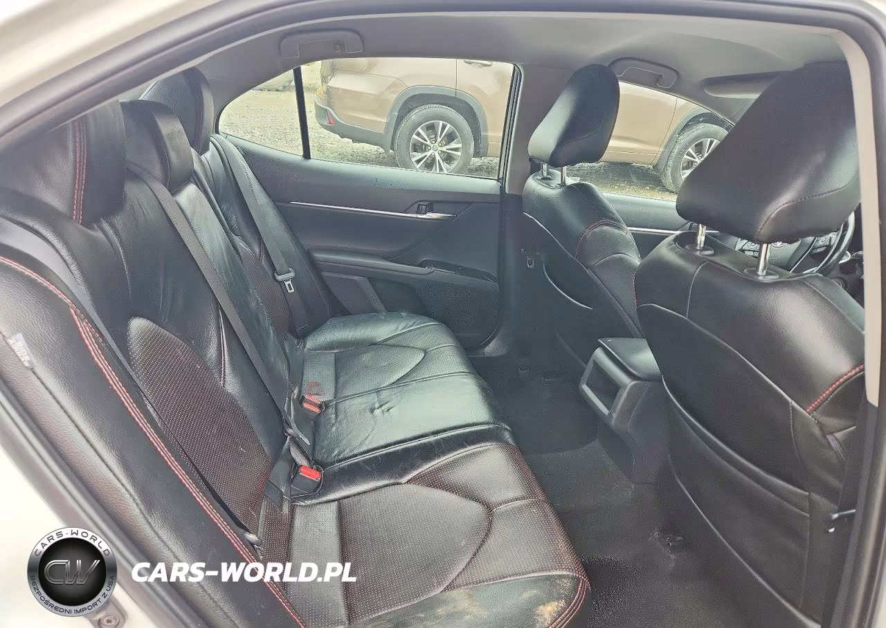 2018 Toyota Camry Se VIN:4T1B11HK2JU540215 - 10