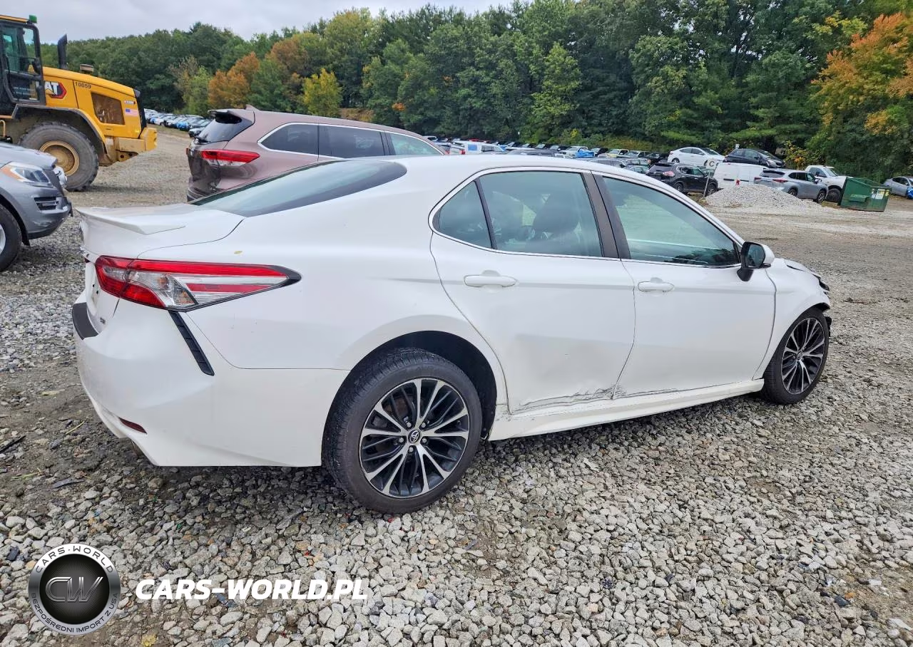 2018 Toyota Camry Se VIN:4T1B11HK2JU540215 - 3