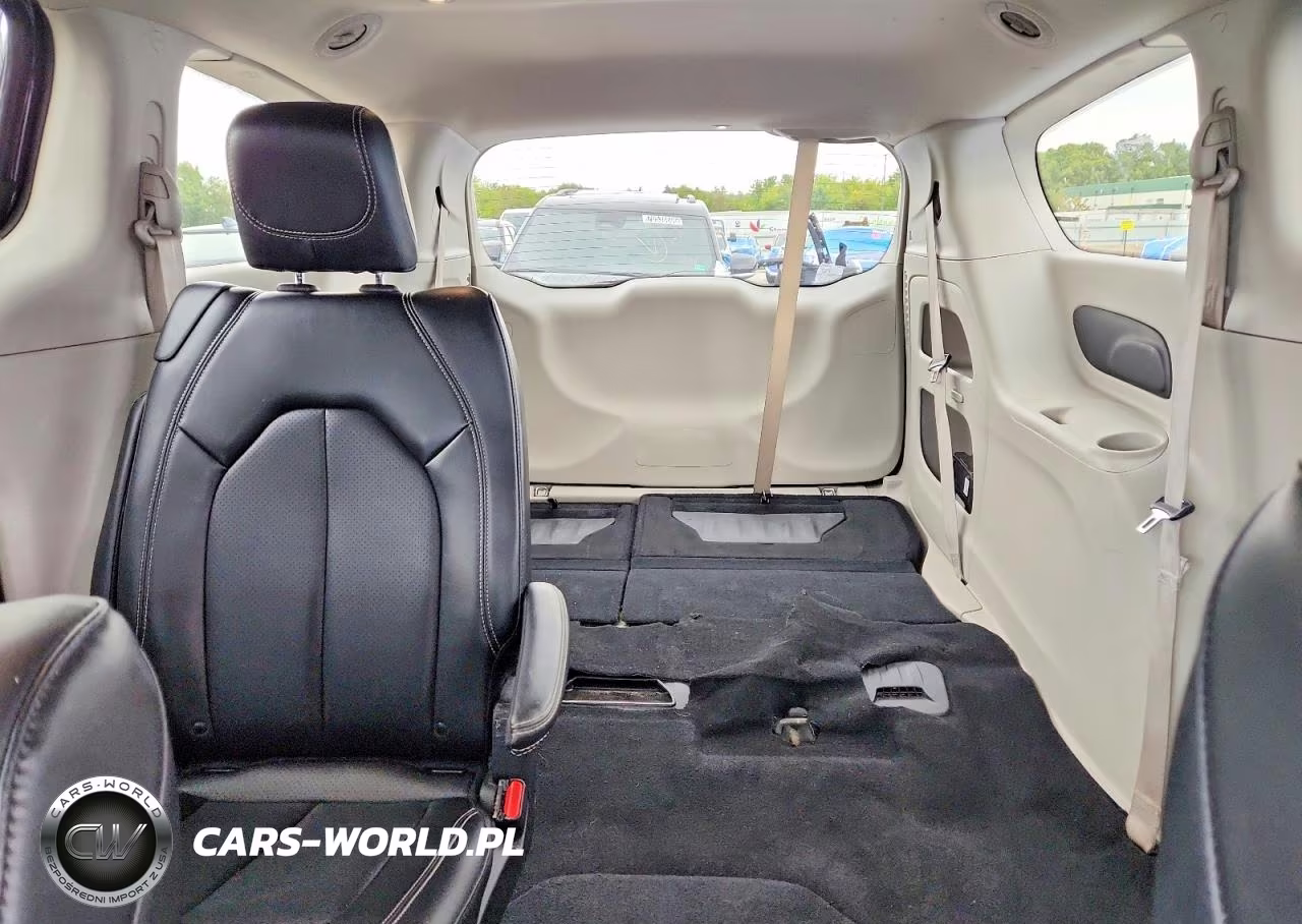 2024 Chrysler Pacifica Touring L VIN:2C4RC1BG6RR139678 - 10