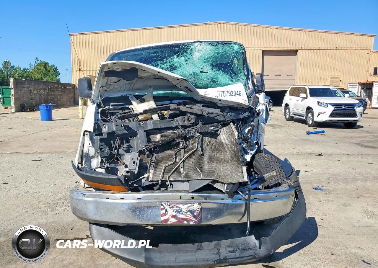 2018 GMC Savana G2500 VIN:1GTW7AFG6J1333587 - 5