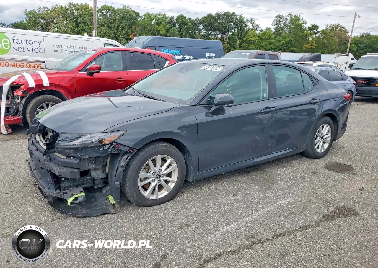 2025 Toyota Camry Le – zdjęcie 1 z 13