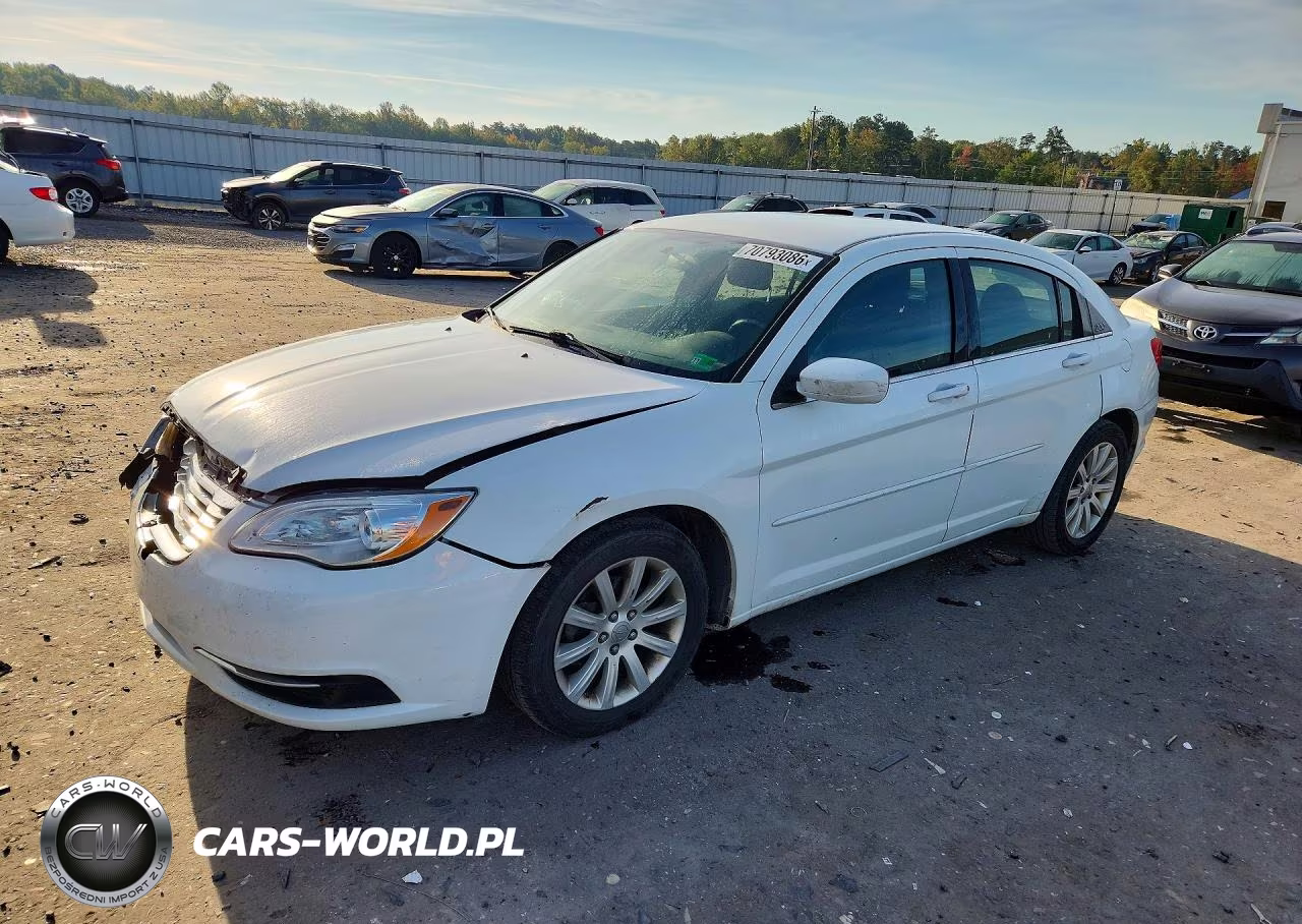 2013 Chrysler 200 Touring VIN:1C3CCBBG8DN731993 - 1