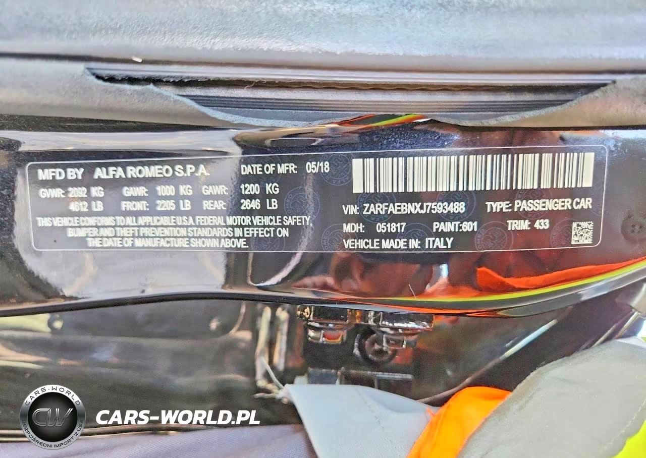 2018 Alfa Romeo Giulia VIN:ZARFAEBNXJ7593488 - 12