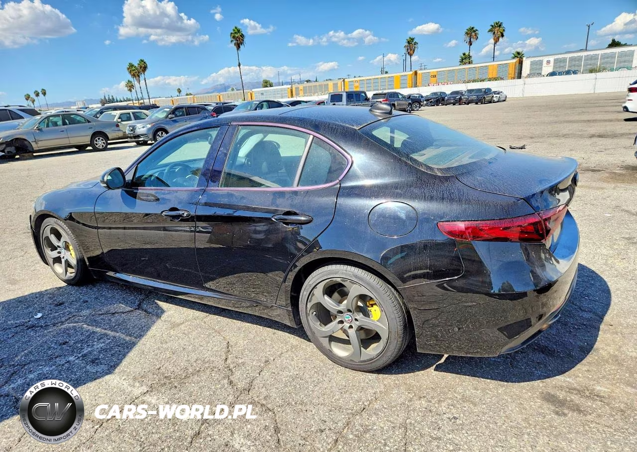 2018 Alfa Romeo Giulia VIN:ZARFAEBNXJ7593488 - 2