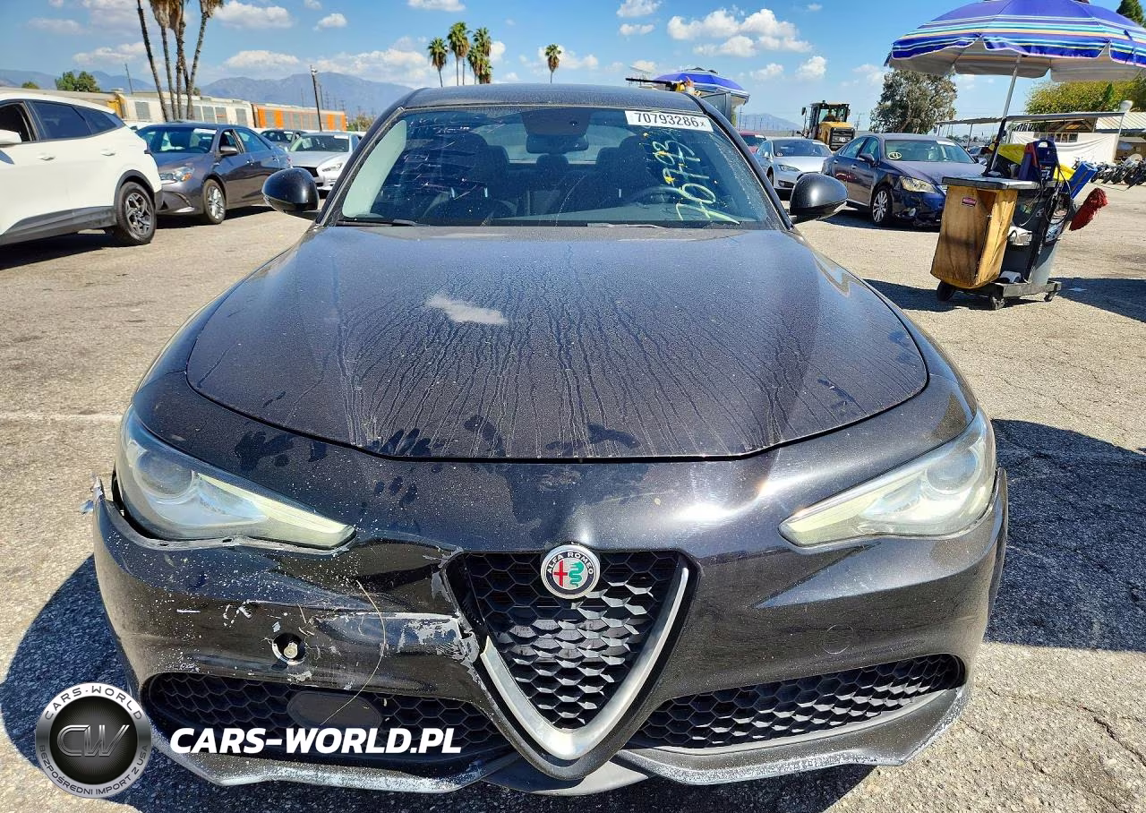 2018 Alfa Romeo Giulia VIN:ZARFAEBNXJ7593488 - 5