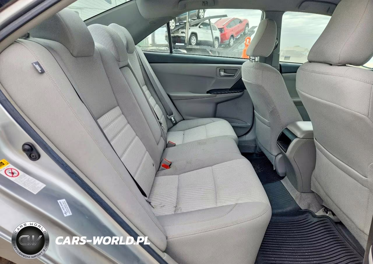 2016 Toyota Camry Le VIN:4T4BF1FK7GR557501 - 10