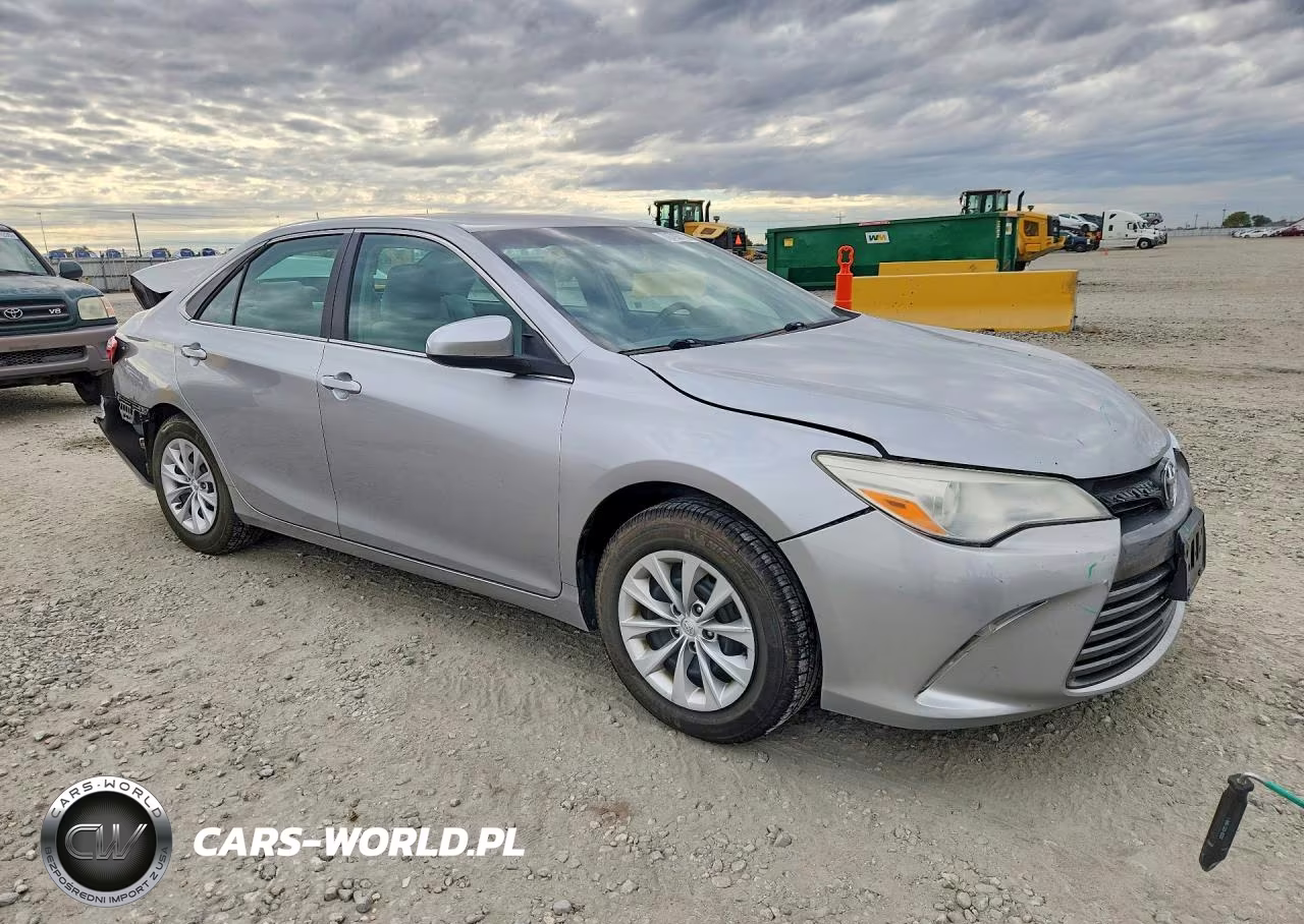 2016 Toyota Camry Le VIN:4T4BF1FK7GR557501 - 4