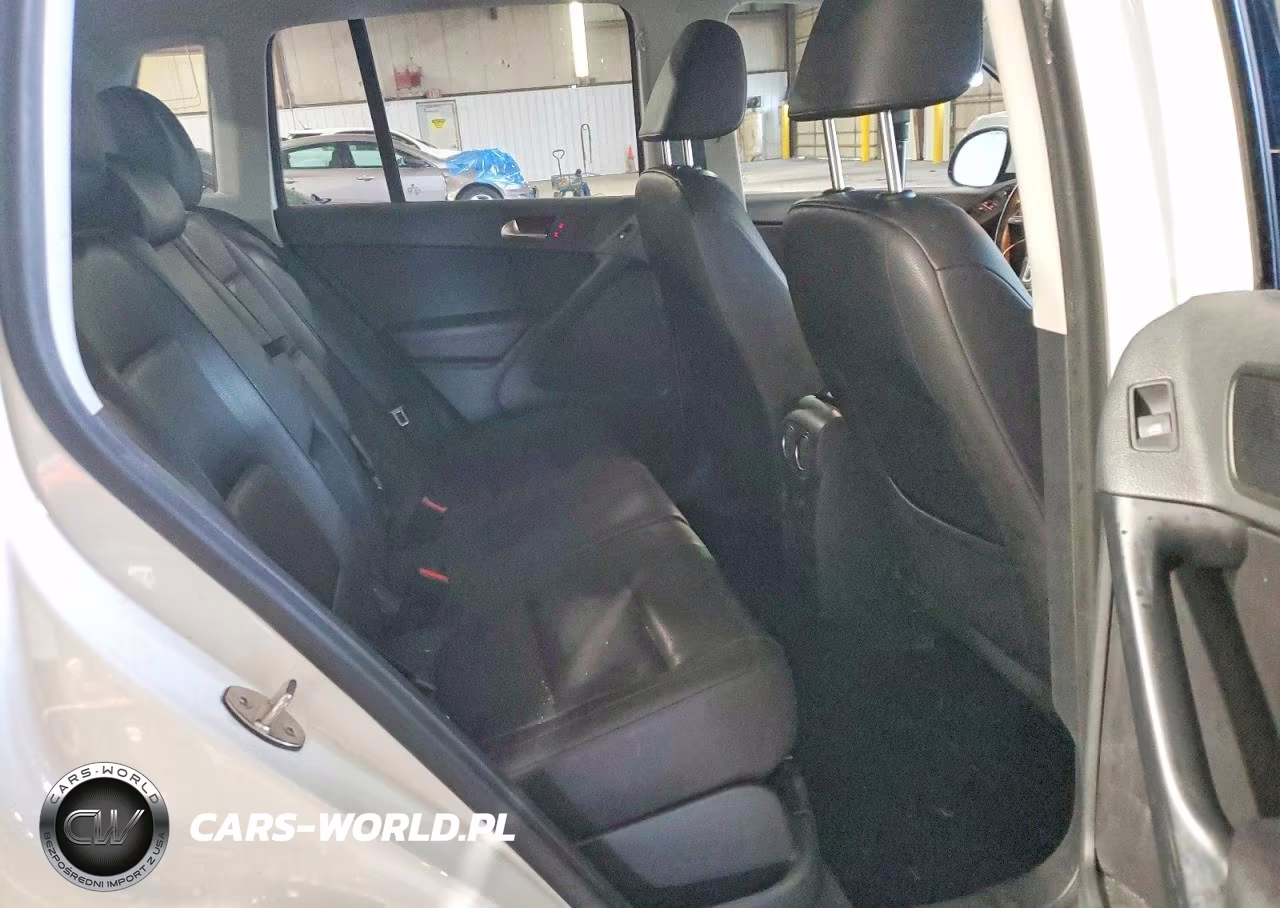 2016 Volkswagen Tiguan S VIN:WVGBV7AX4GW613644 - 11