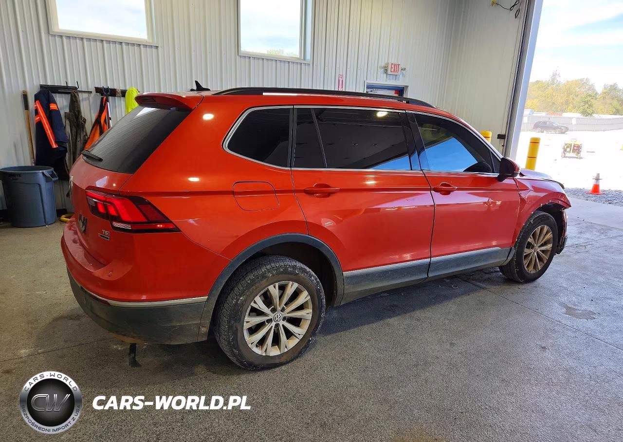 2018 Volkswagen Tiguan Se VIN:3VV2B7AX8JM170887 - 3