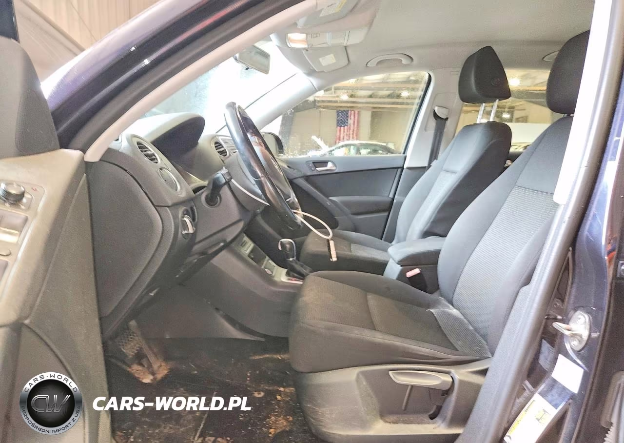 2017 Volkswagen Tiguan S VIN:WVGAV7AX0HK046756 - 7