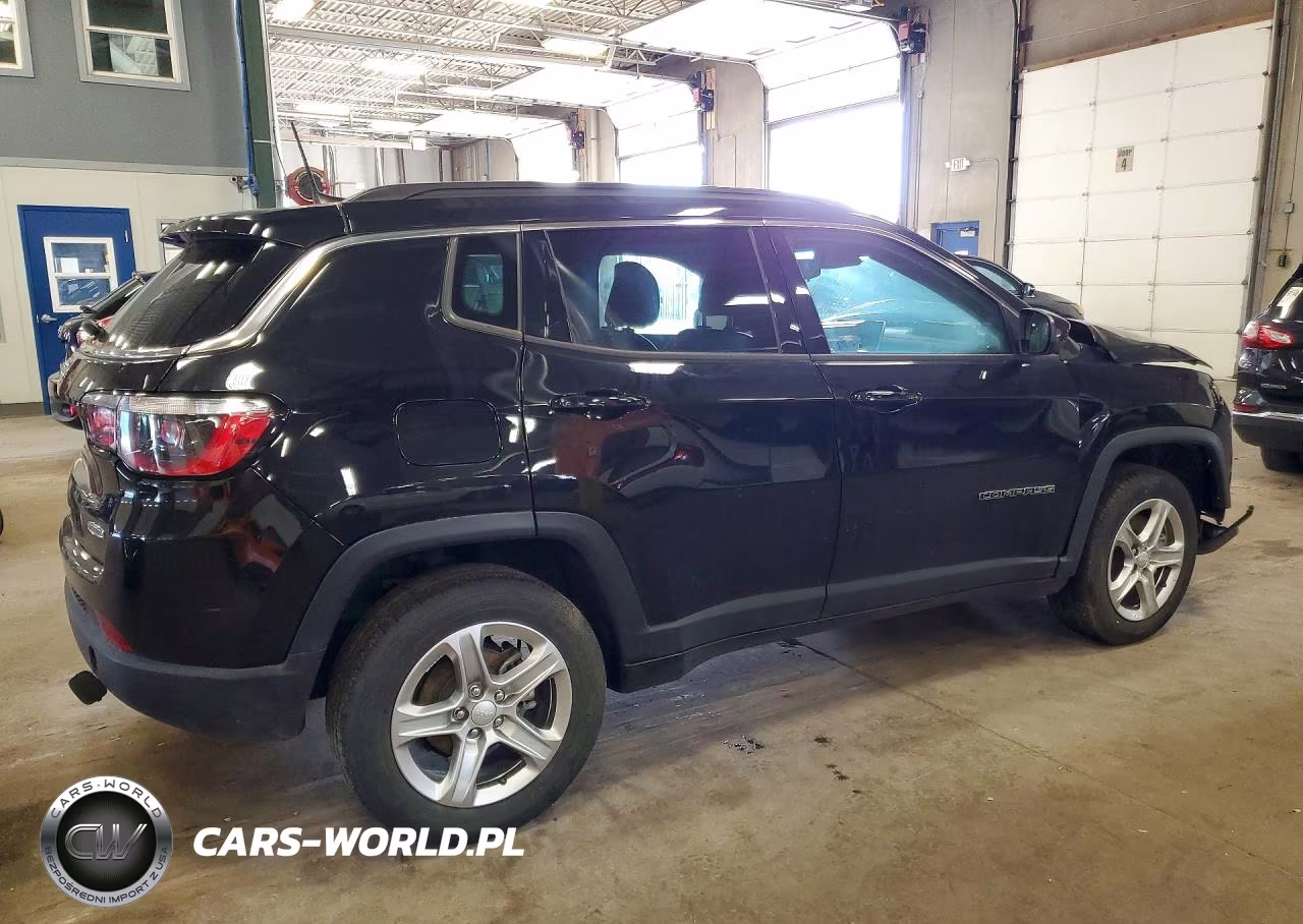 2024 Jeep Compass Latitude VIN:3C4NJDBN7RT608083 - 3