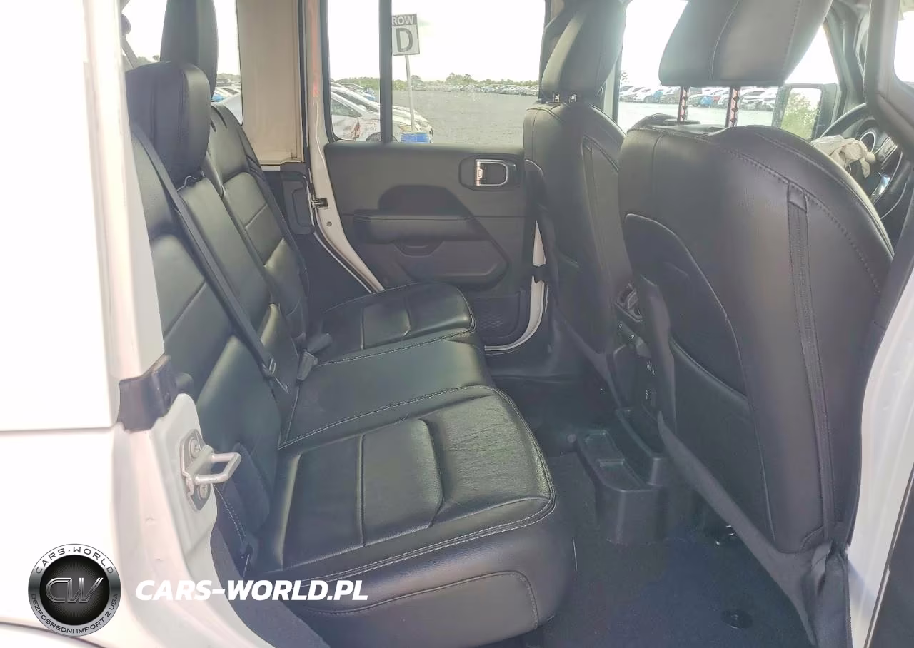 2021 Jeep Wrangler Unlimited Sahara VIN:1C4HJXEGXMW594579 - 10