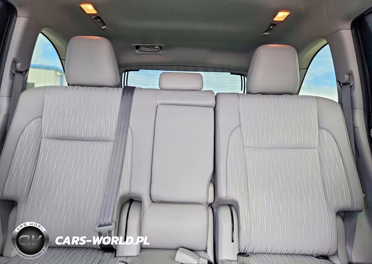 2019 Toyota Highlander Le Plus VIN:5TDZZRFH1KS339462 - 10