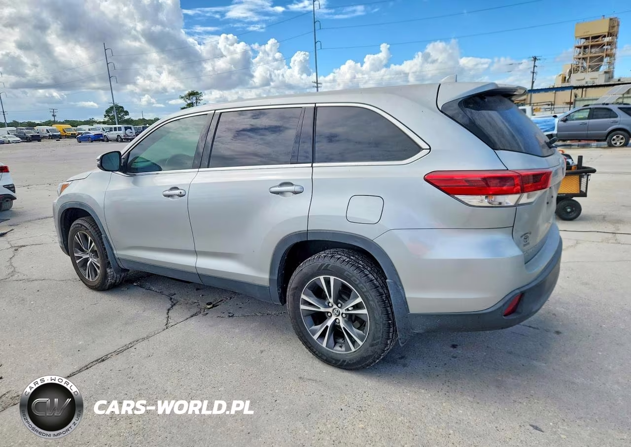 2019 Toyota Highlander Le Plus VIN:5TDZZRFH1KS339462 - 2