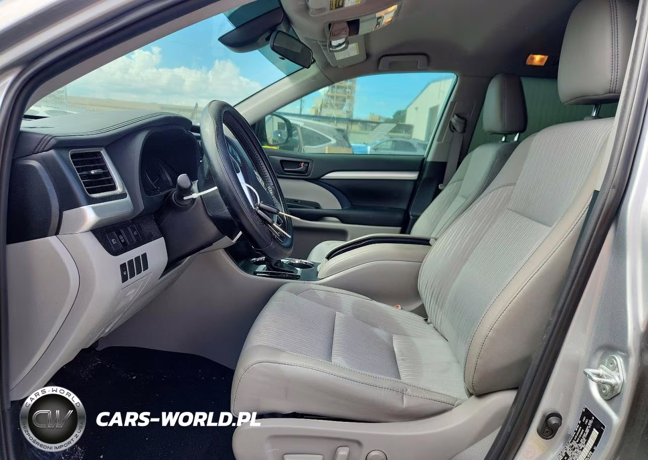 2019 Toyota Highlander Le Plus VIN:5TDZZRFH1KS339462 - 7