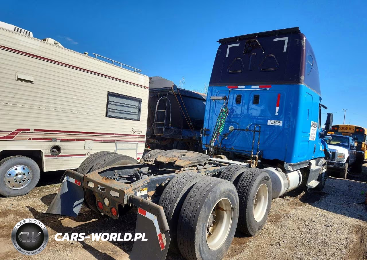2015 Freightliner Cascadia Semi Truck VIN:3AKJGLD58FSGD9995 - 3