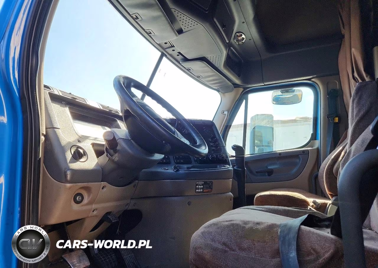 2015 Freightliner Cascadia Semi Truck VIN:3AKJGLD58FSGD9995 - 7