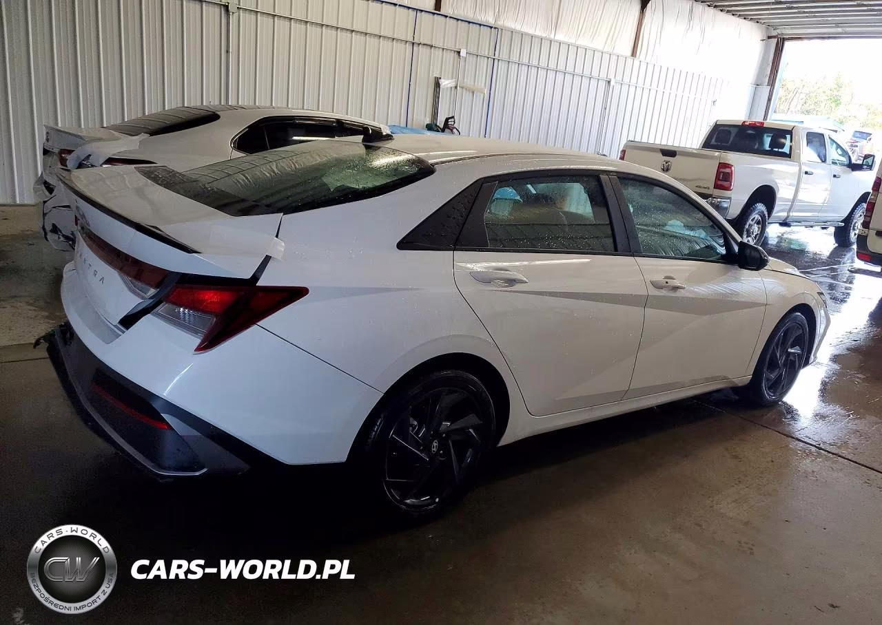 2026 Hyundai Elantra Sel Sport VIN:KMHLM4DG1TU239694 - 3