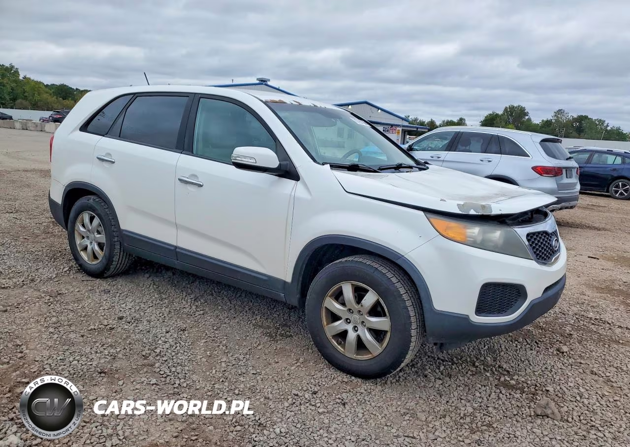 2011 Kia Sorento Lx VIN:5XYKT3A15BG005135 - 4