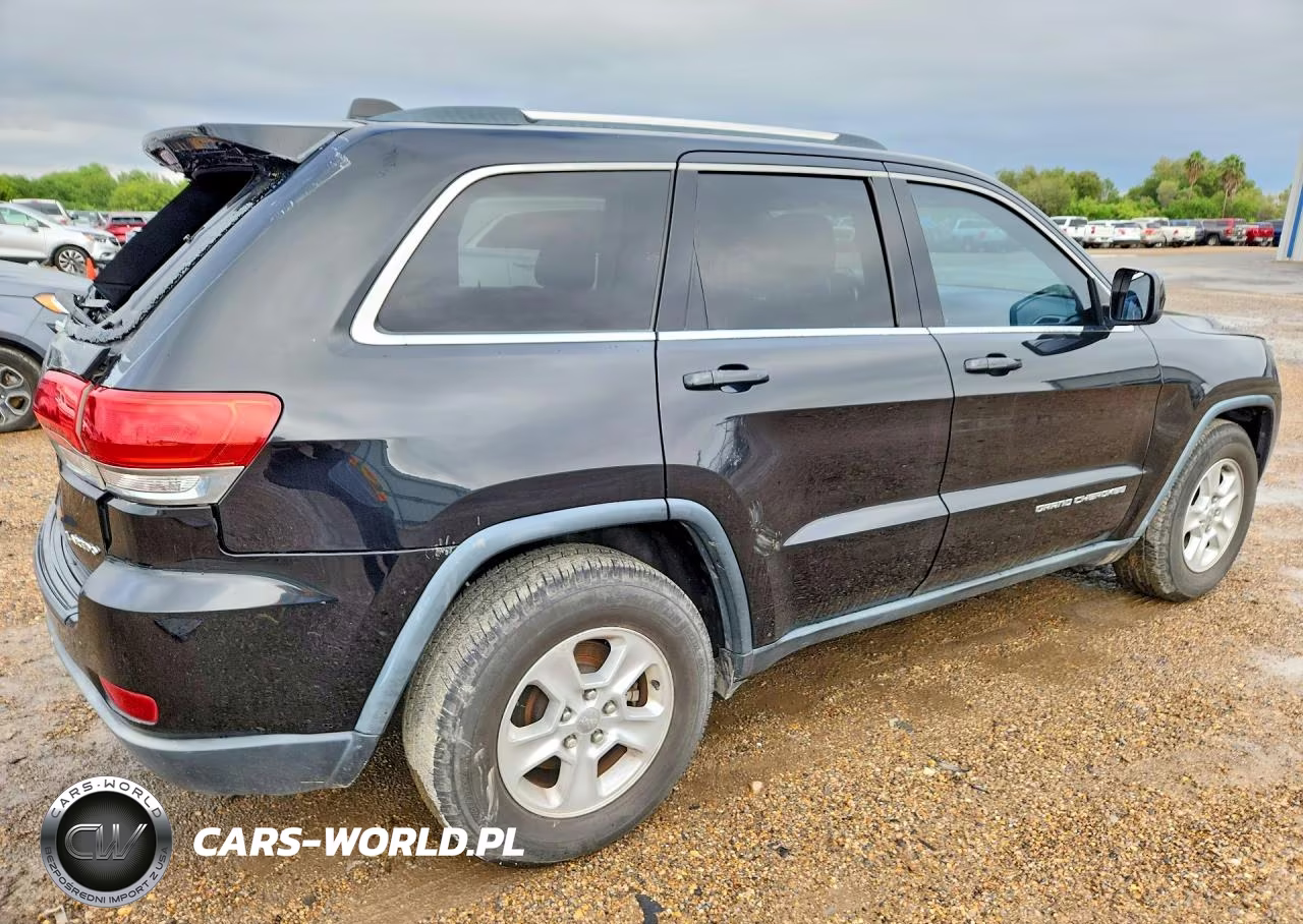 2015 Jeep Grand Cherokee Laredo VIN:1C4RJEAG5FC613980 - 3