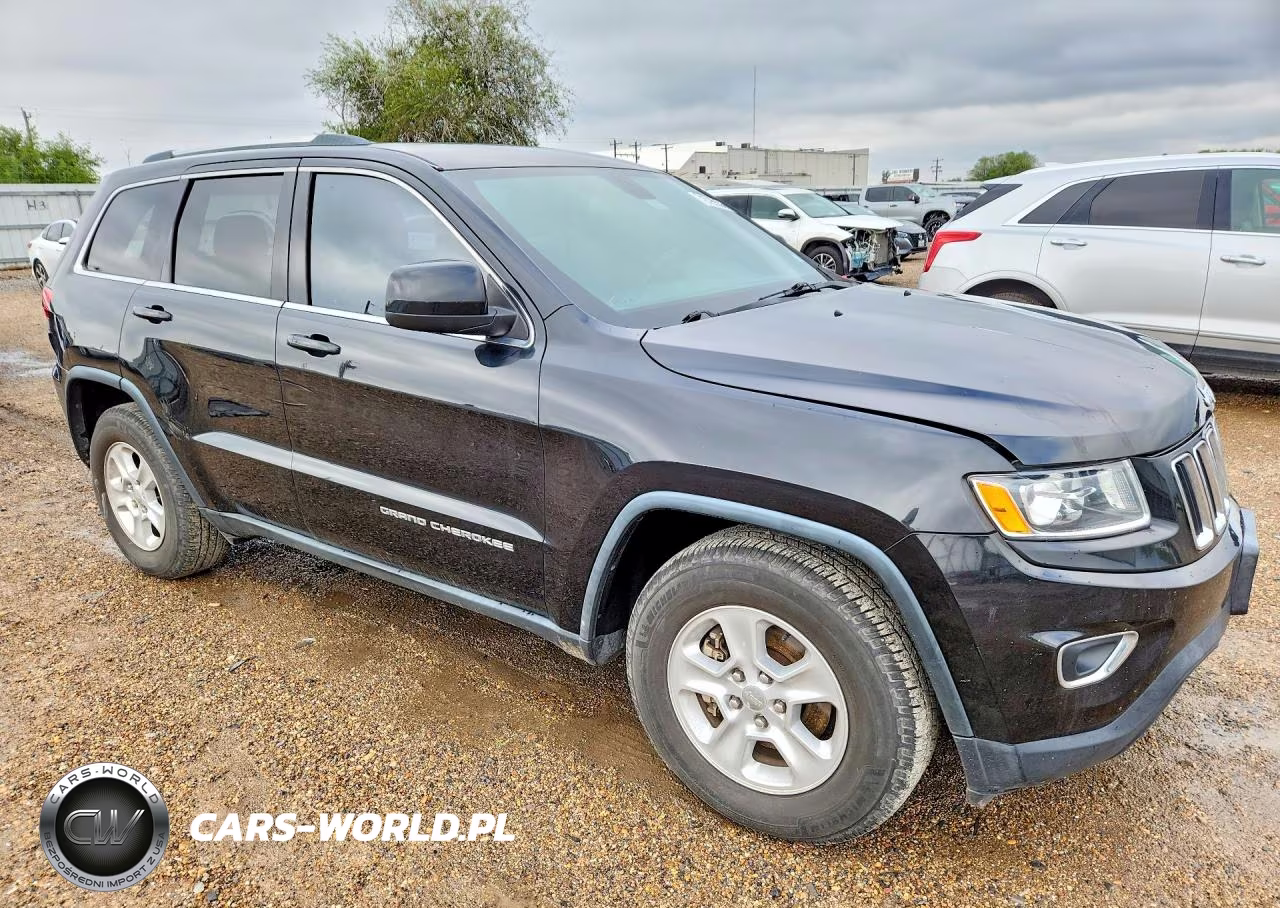 2015 Jeep Grand Cherokee Laredo VIN:1C4RJEAG5FC613980 - 4