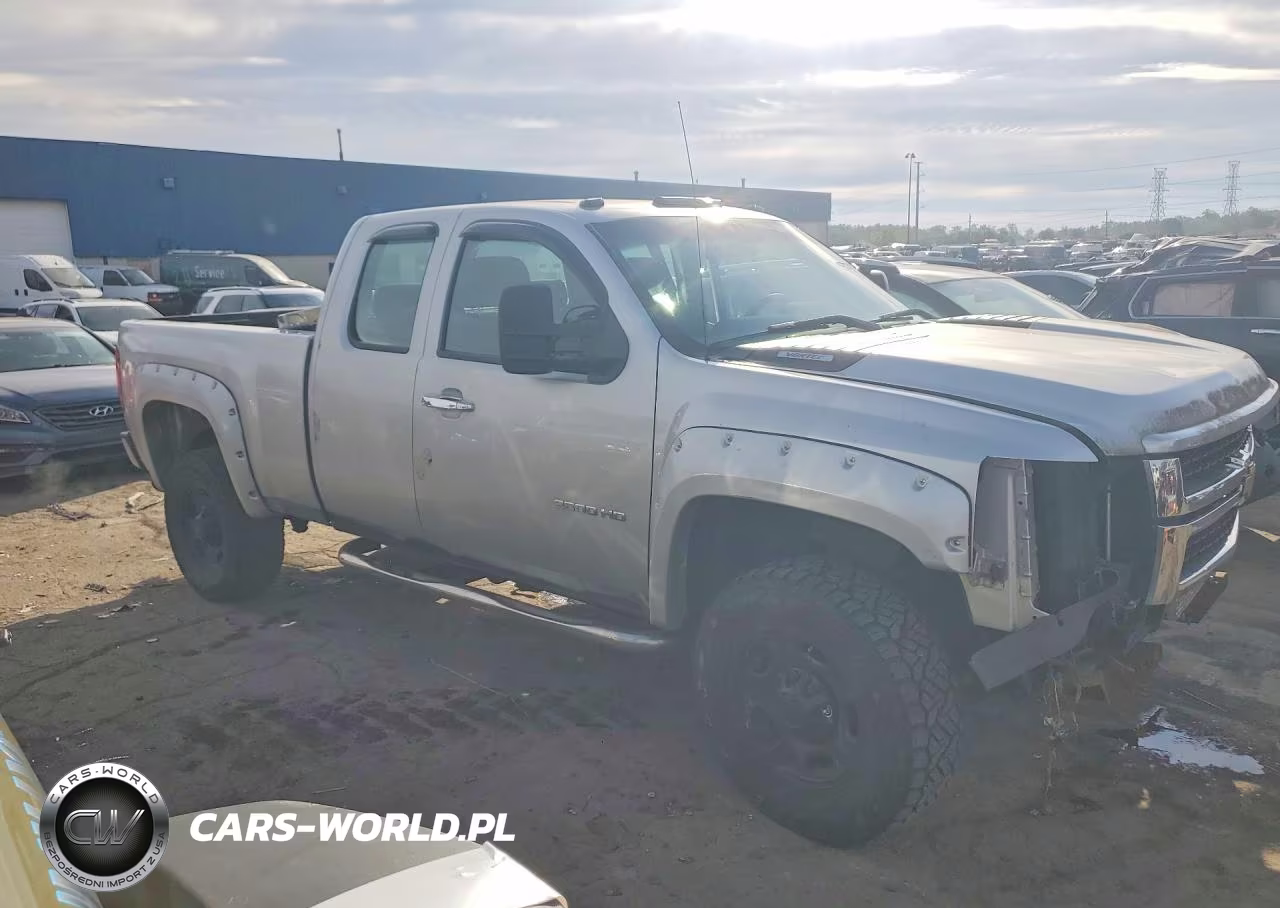 2011 Chevrolet Silverado K2500 Heavy Duty VIN:1GC2KVCG1BZ414556 - 4