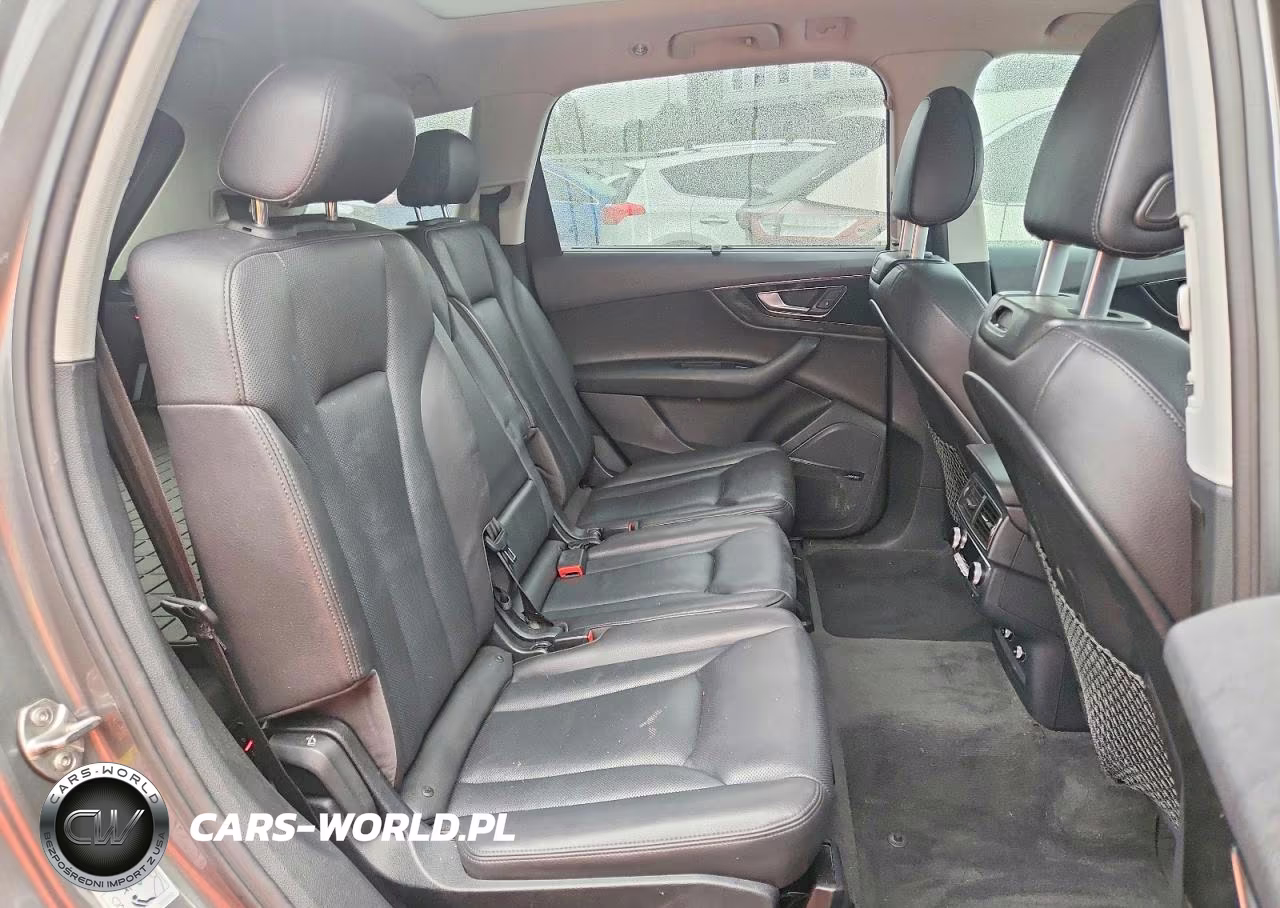 2019 Audi Q7 Premium Plus VIN:WA1LAAF75KD036843 - 11