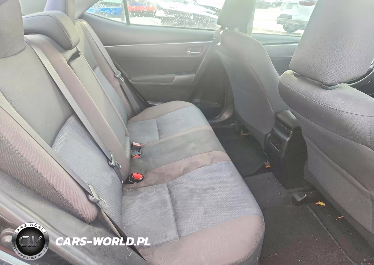 2018 Toyota Corolla Le VIN:5YFBURHEXJP756217 - 10