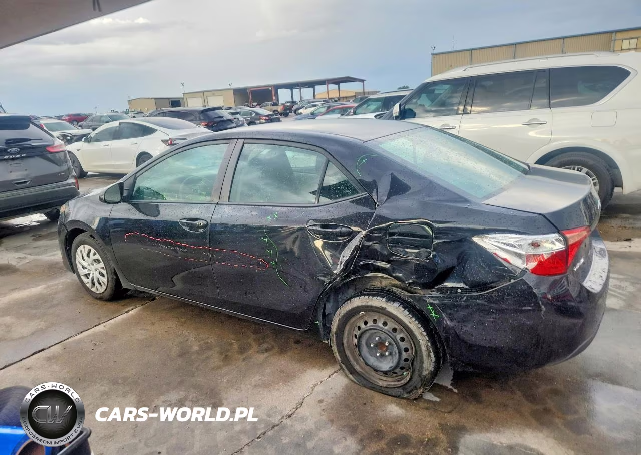 2018 Toyota Corolla Le VIN:5YFBURHEXJP756217 - 2