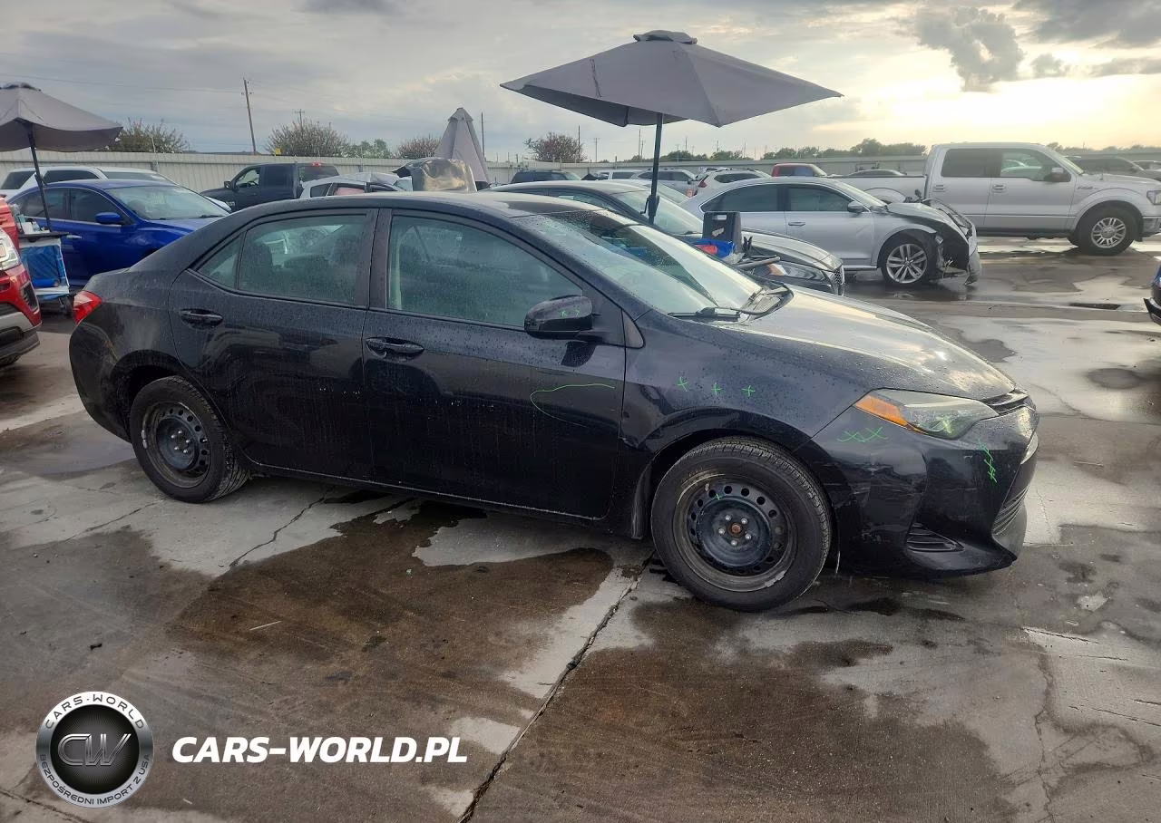 2018 Toyota Corolla Le VIN:5YFBURHEXJP756217 - 4