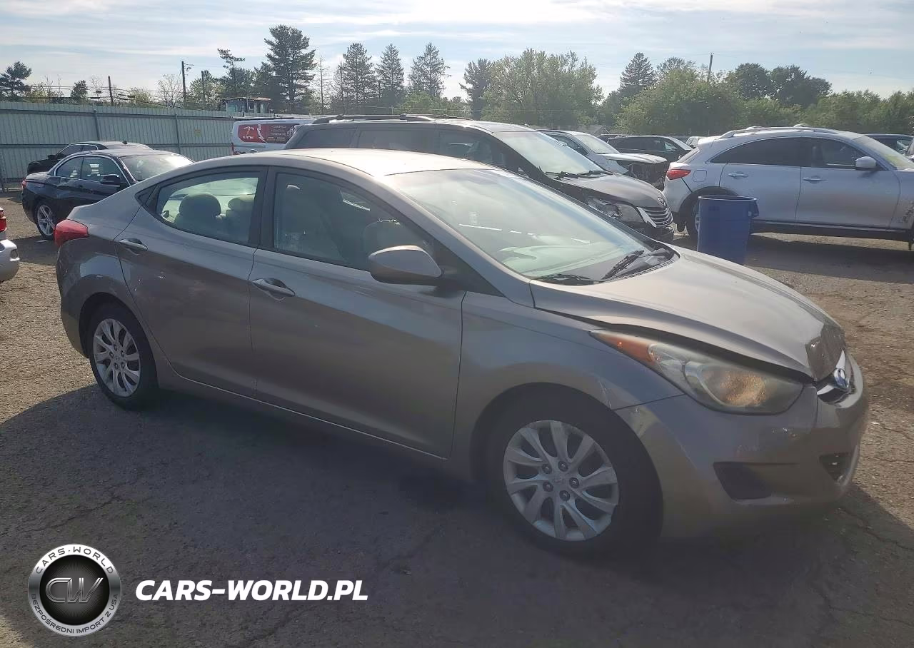 2011 Hyundai Elantra Gls VIN:5NPDH4AE0BH027068 - 4