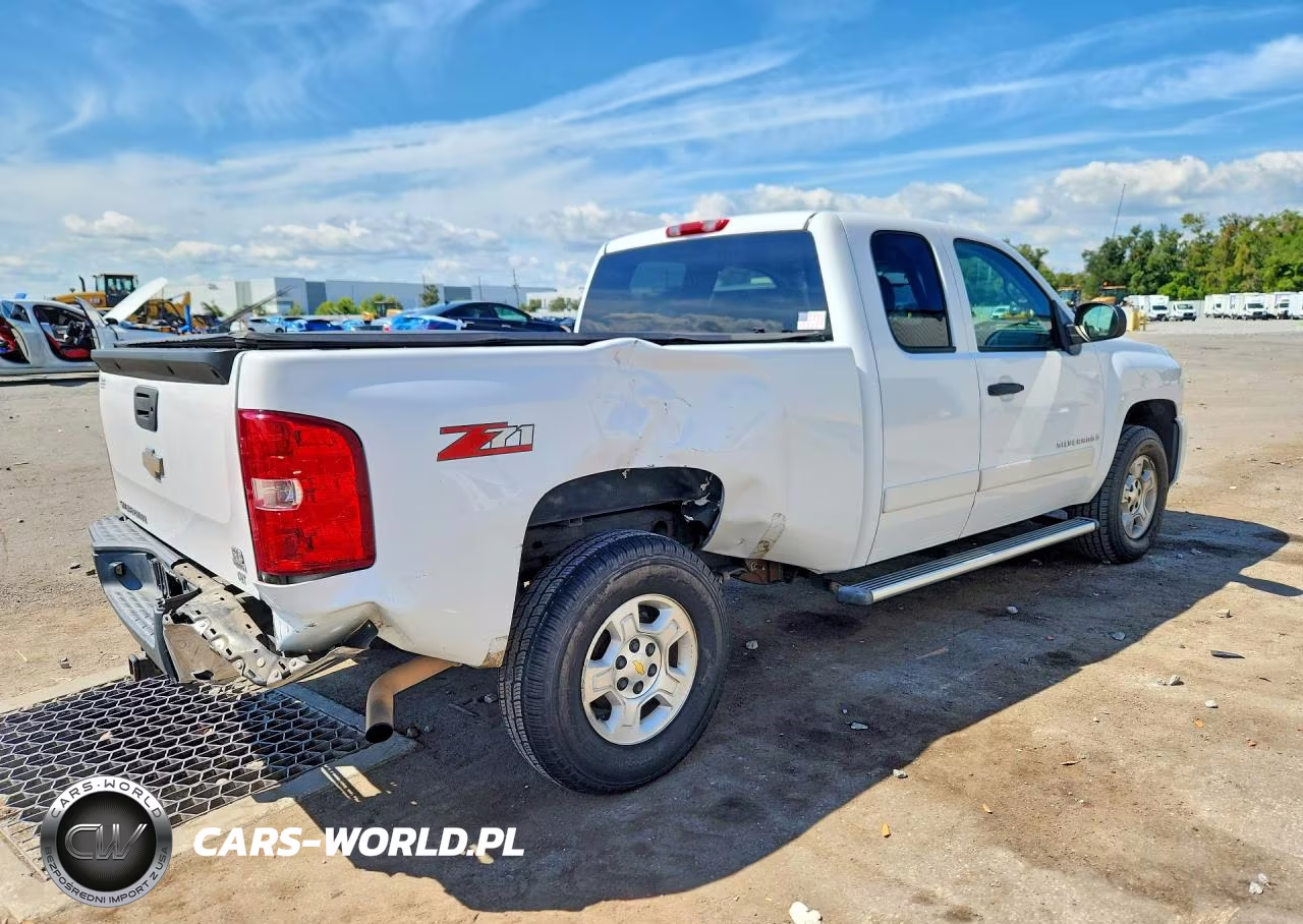 2008 Chevrolet Silverado C1500 VIN:2GCEC19J281290580 - 3