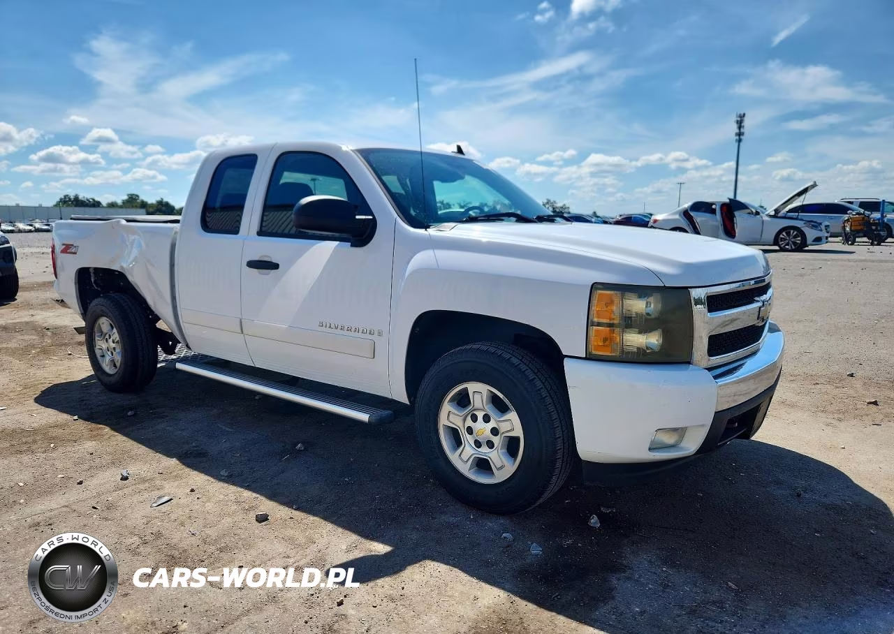 2008 Chevrolet Silverado C1500 VIN:2GCEC19J281290580 - 4