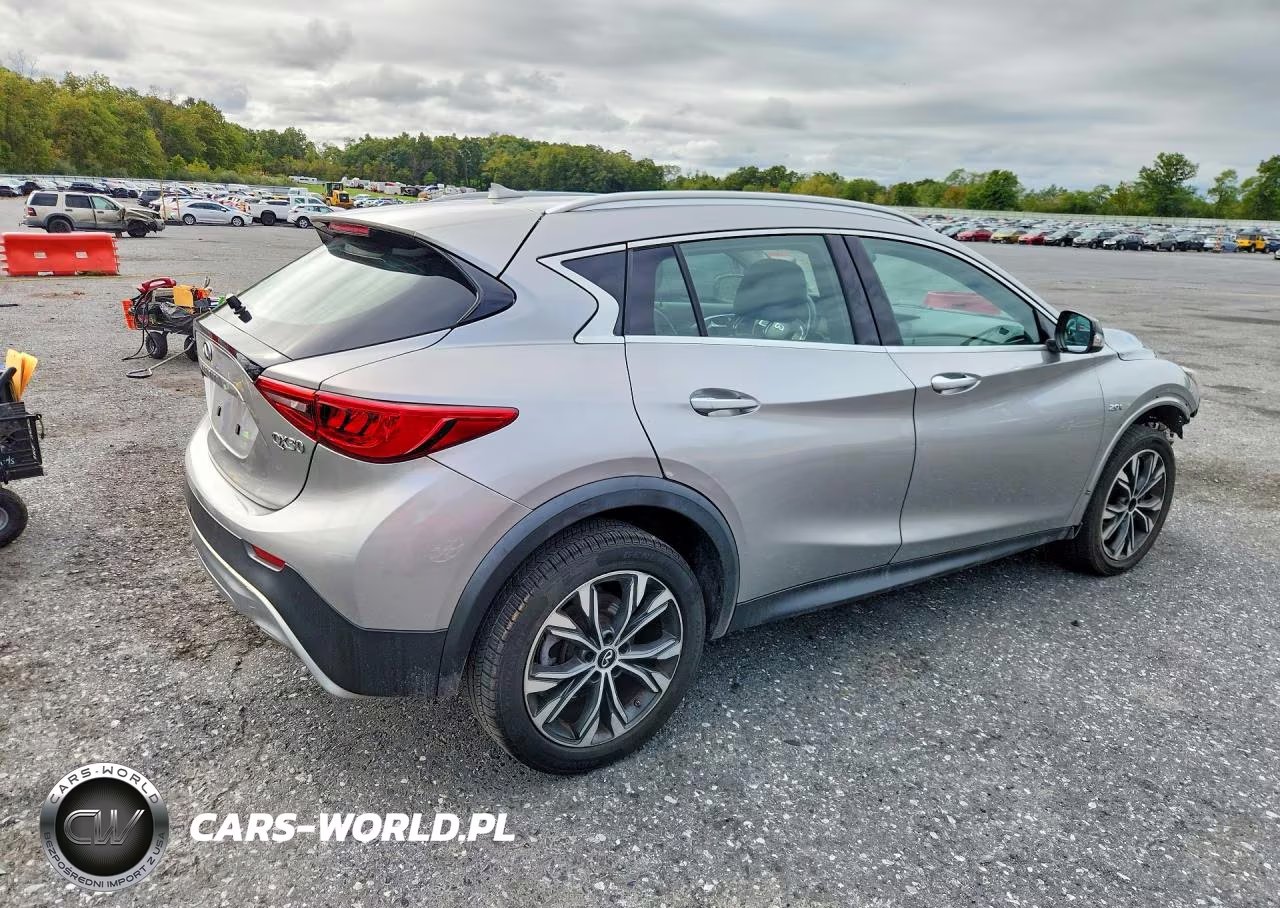 2018 Infiniti Qx30 Luxury VIN:SJKCH5CR7JA058015 - 3