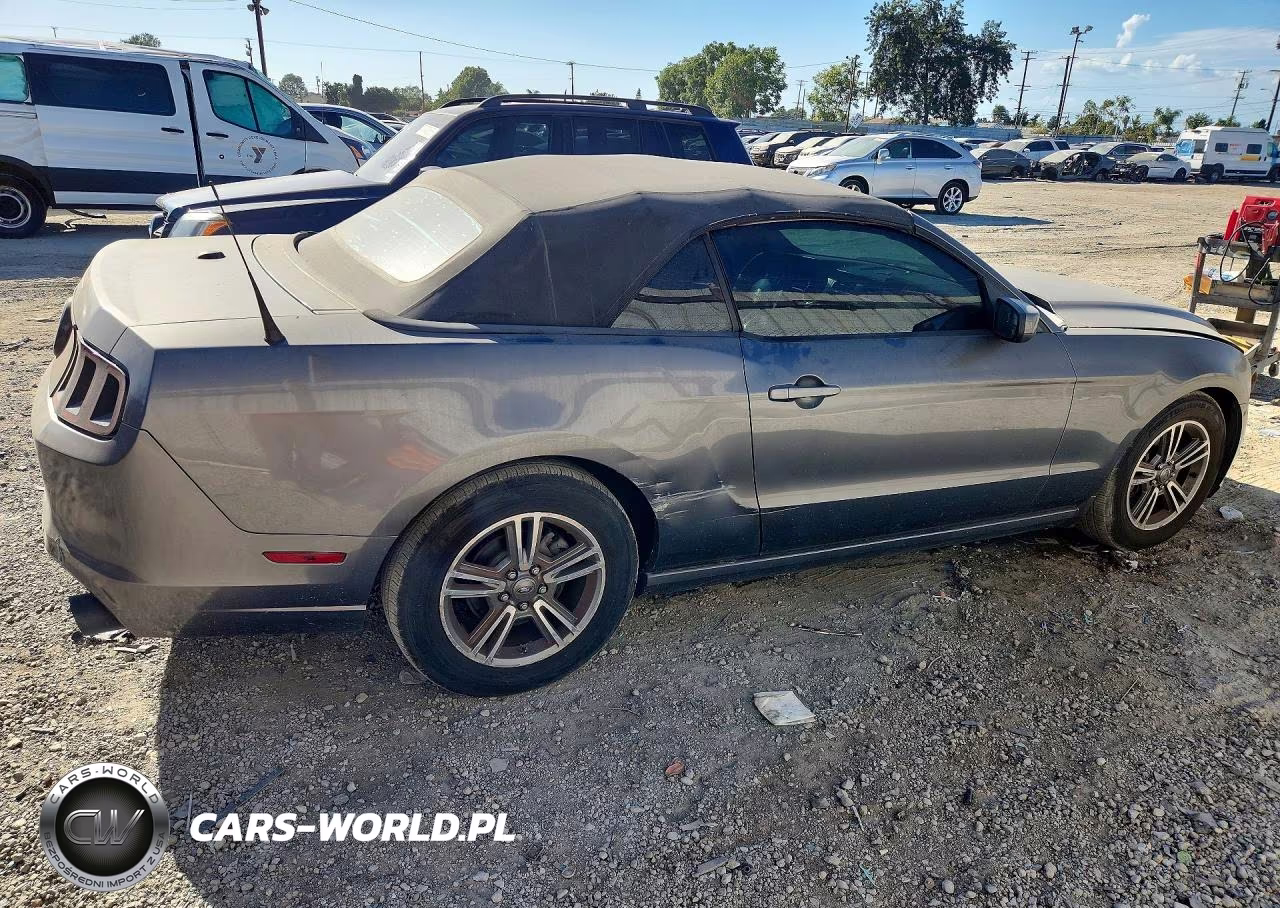 2013 Ford Mustang VIN:1ZVBP8EM6D5233739 - 3