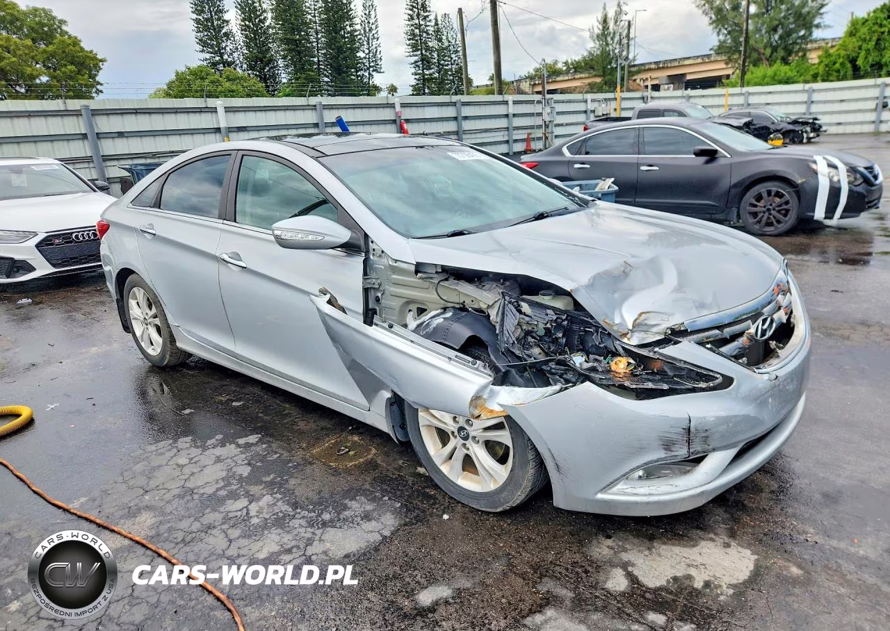 2013 Hyundai Sonata Limited VIN:5NPEC4AC7DH777944 - 4
