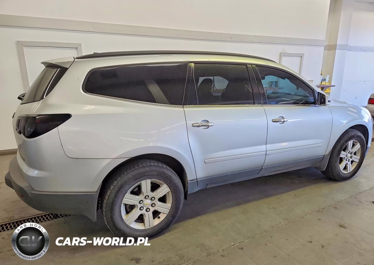 2012 Chevrolet Traverse VIN:1GNKVGED0CJ331777 - 3