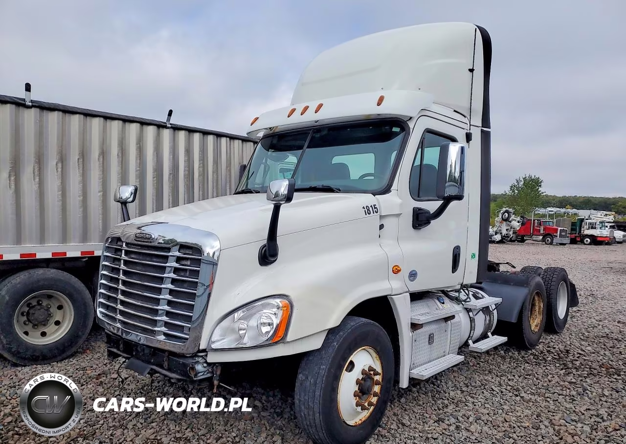 2018 Freightliner Cascadia 1 - Semi Truck
