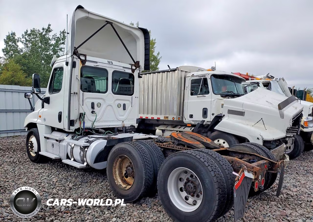 2018 Freightliner Cascadia 1 - Semi Truck VIN:3AKJGEDR1JSJS3129 - 2