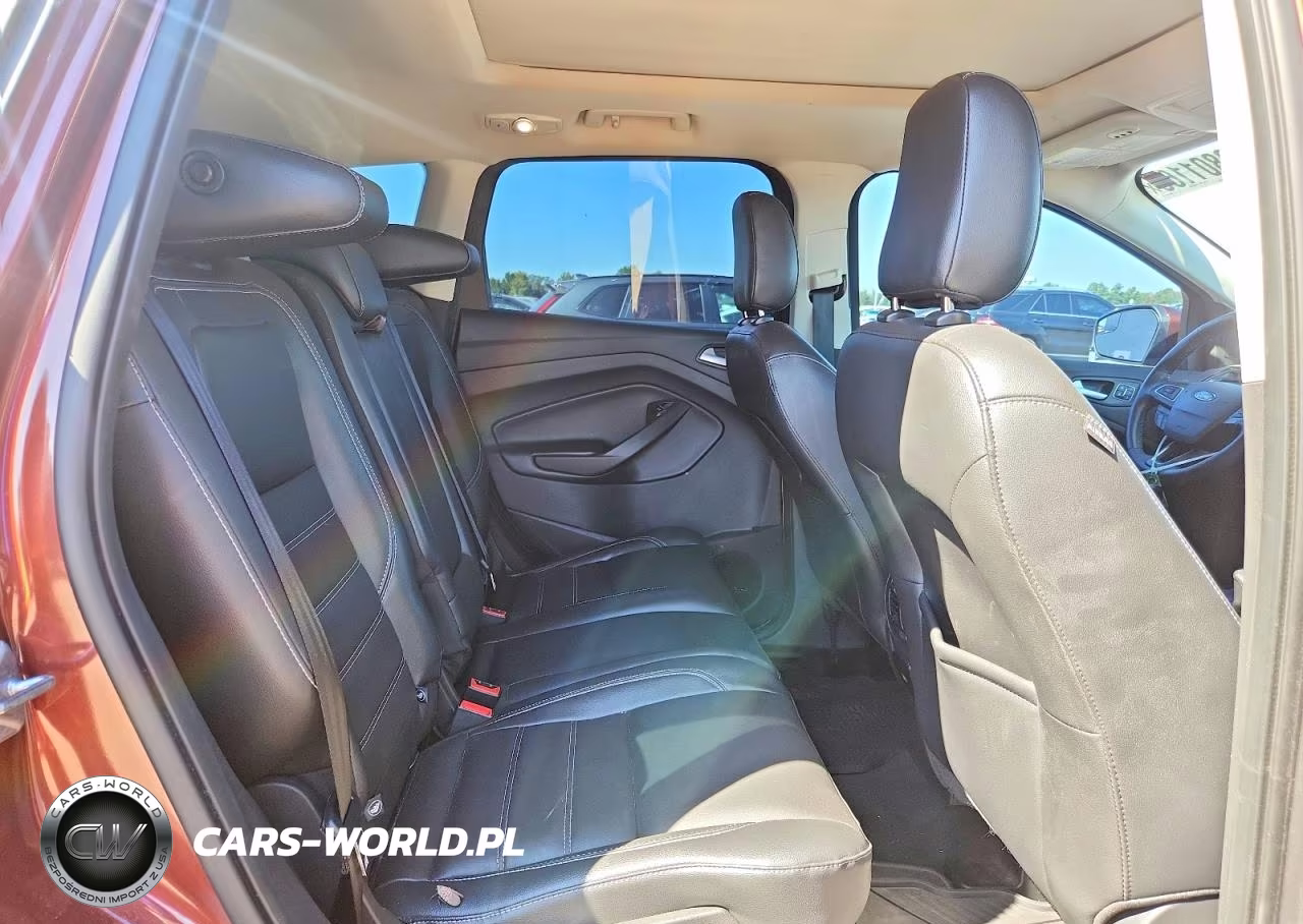 2018 Ford Escape Titanium VIN:1FMCU9J90JUB03217 - 11