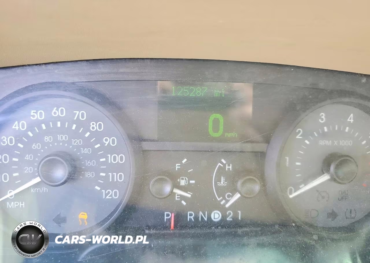 2007 Mercury Grand Marquis Ls VIN:2MEFM75V87X637515 - 9