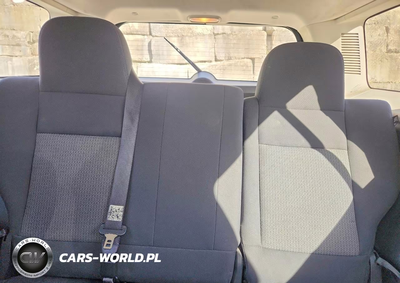 2008 Jeep Patriot Sport VIN:1J8FT28W68D633394 - 10
