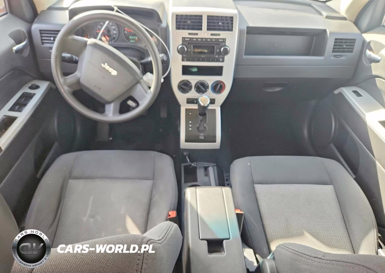 2008 Jeep Patriot Sport VIN:1J8FT28W68D633394 - 8