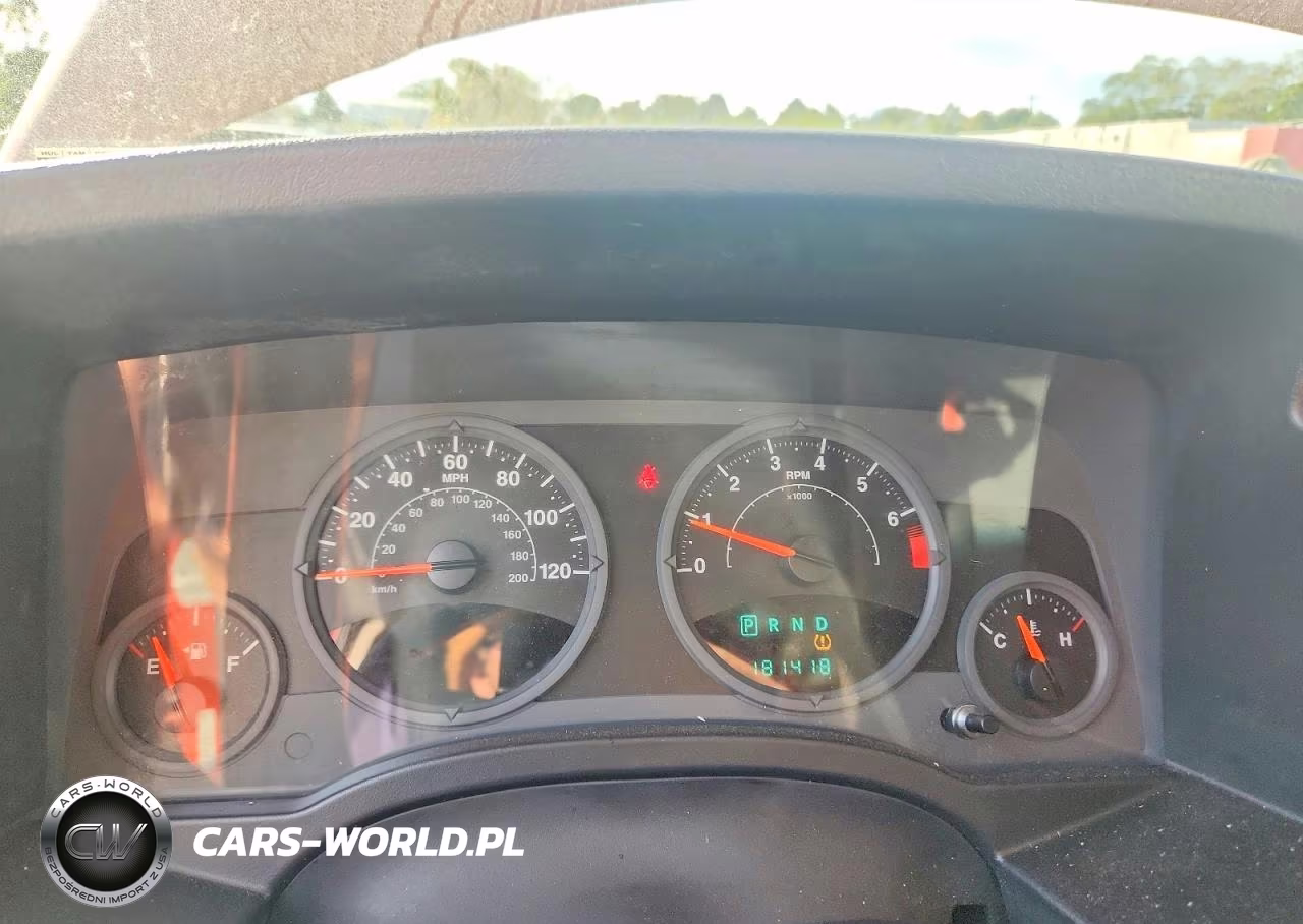 2008 Jeep Patriot Sport VIN:1J8FT28W68D633394 - 9