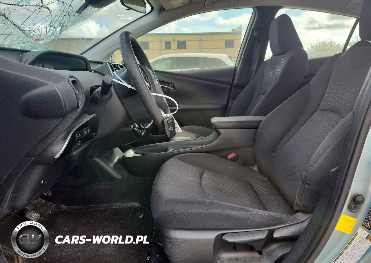 2018 Toyota Prius Two VIN:JTDKBRFU5J3076315 - 7