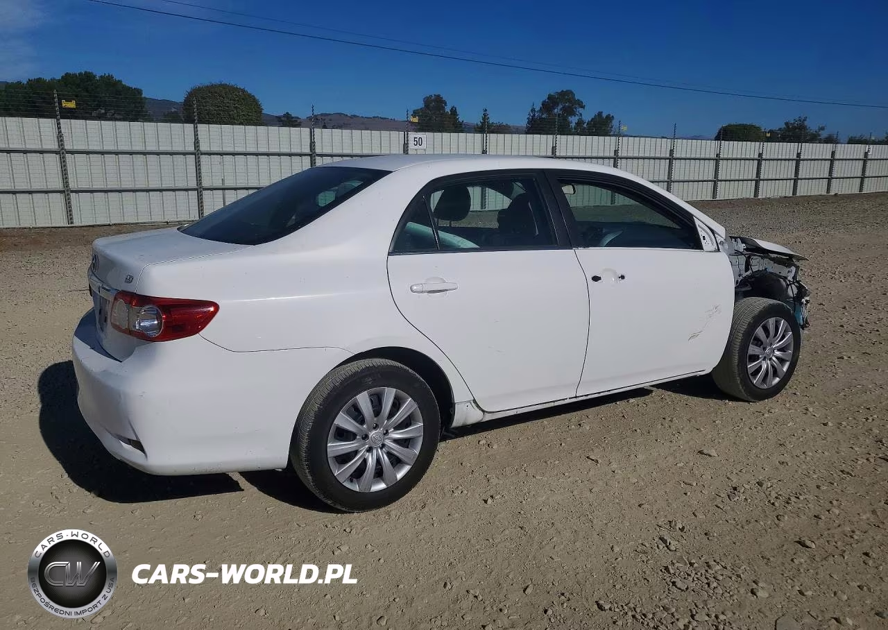 2013 Toyota Corolla Le VIN:2T1BU4EE4DC085056 - 3