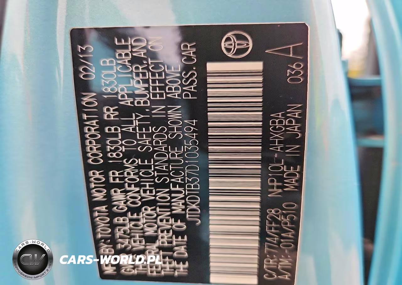 2013 Toyota Prius C Three VIN:JTDKDTB37D1035494 - 12