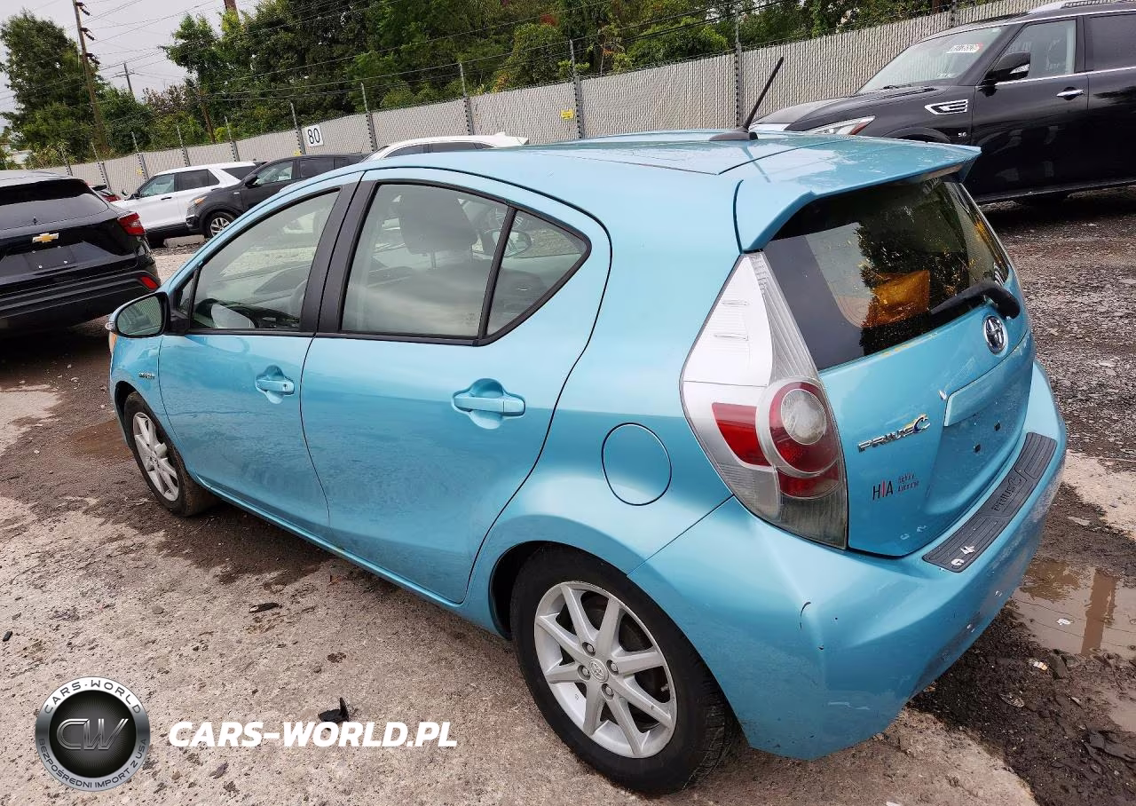 2013 Toyota Prius C Three VIN:JTDKDTB37D1035494 - 2